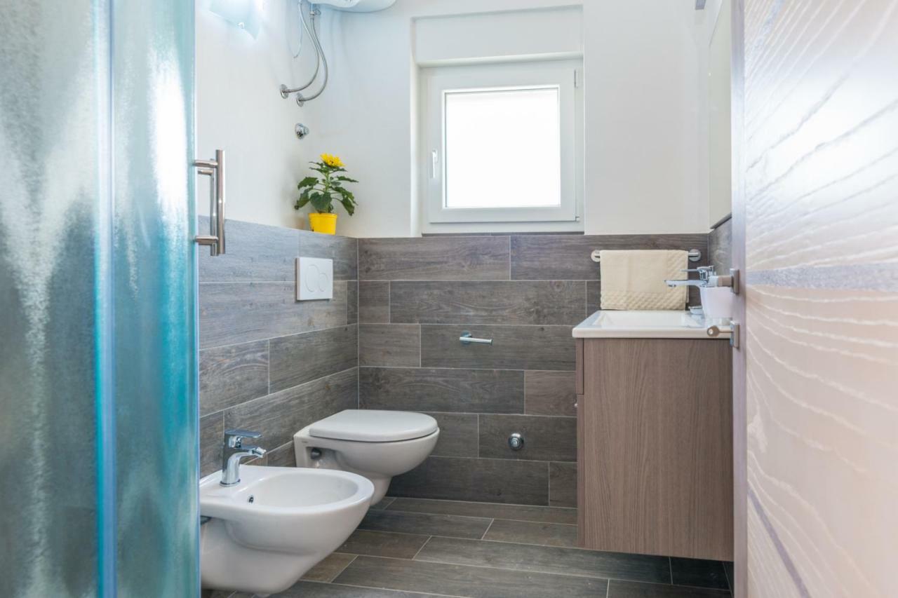 자톤 Fabulous House B With Outdoor Pool 아파트 외부 사진
