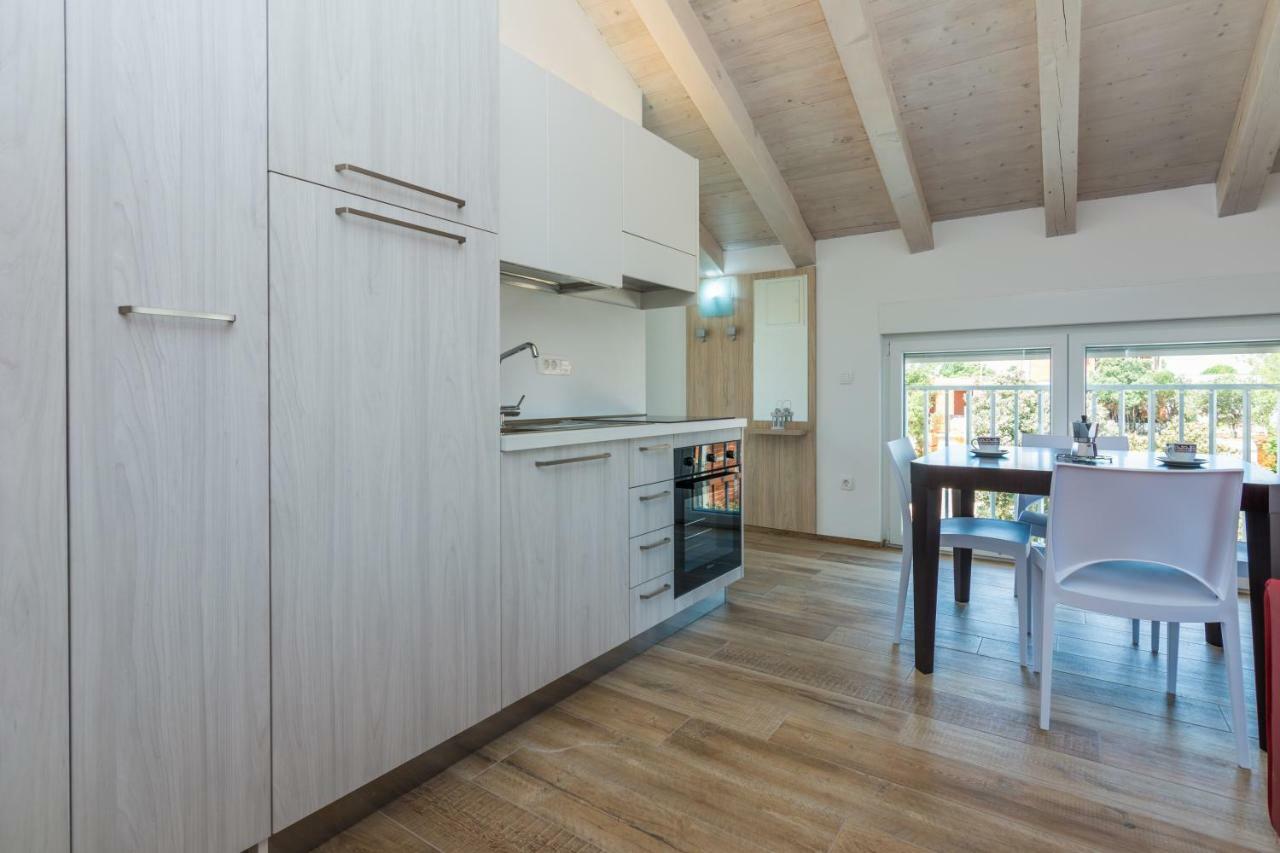 자톤 Fabulous House B With Outdoor Pool 아파트 외부 사진