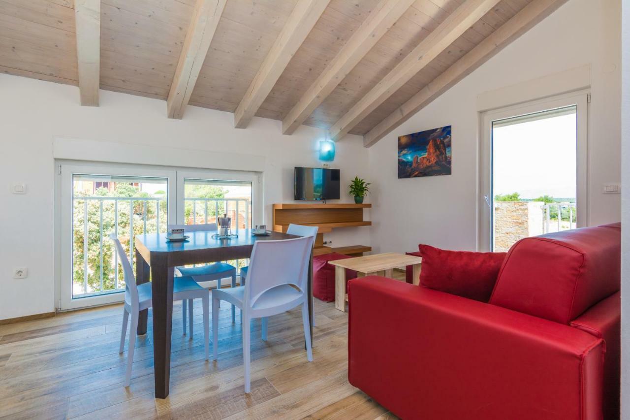 자톤 Fabulous House B With Outdoor Pool 아파트 외부 사진