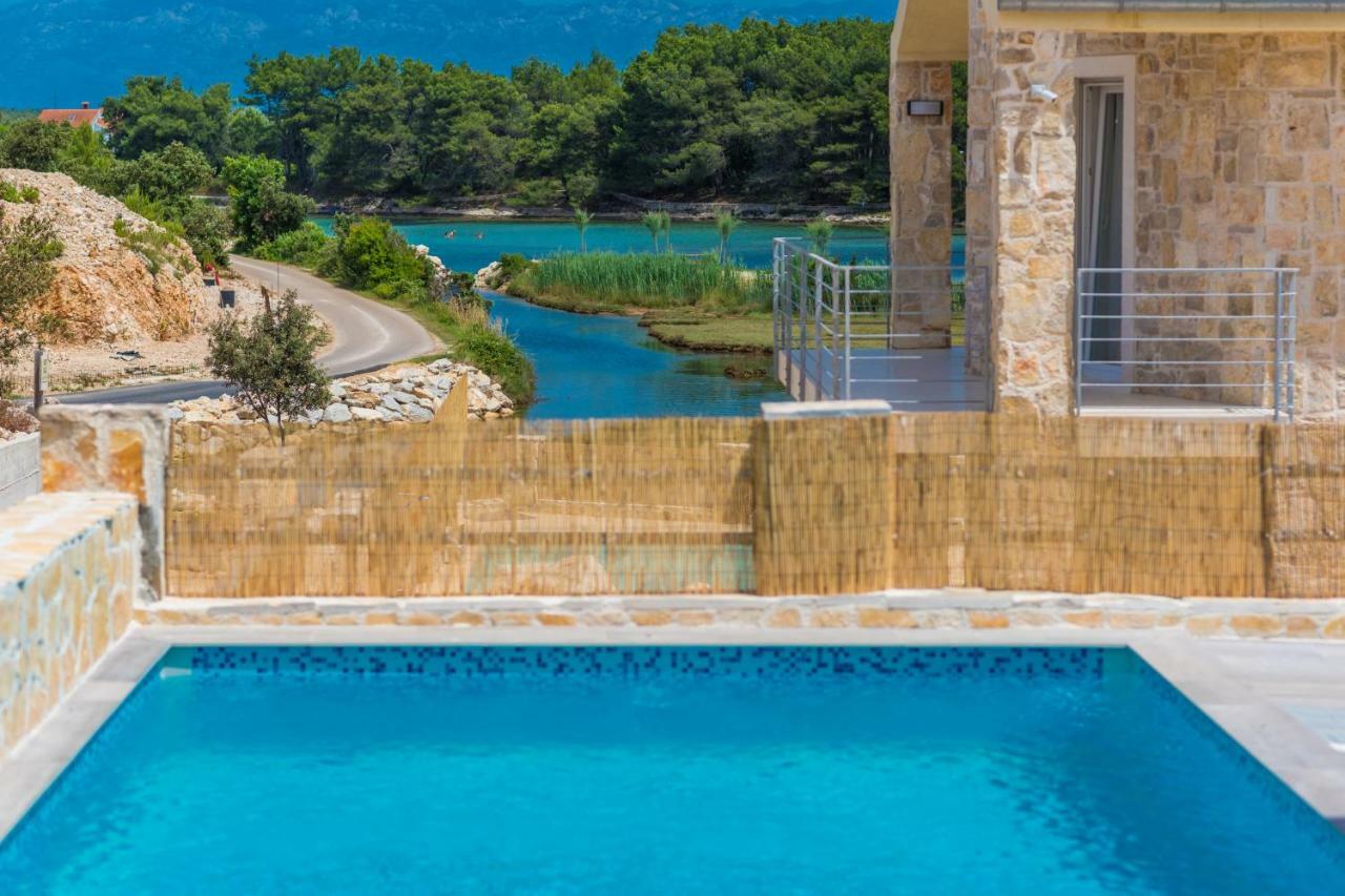자톤 Fabulous House B With Outdoor Pool 아파트 외부 사진