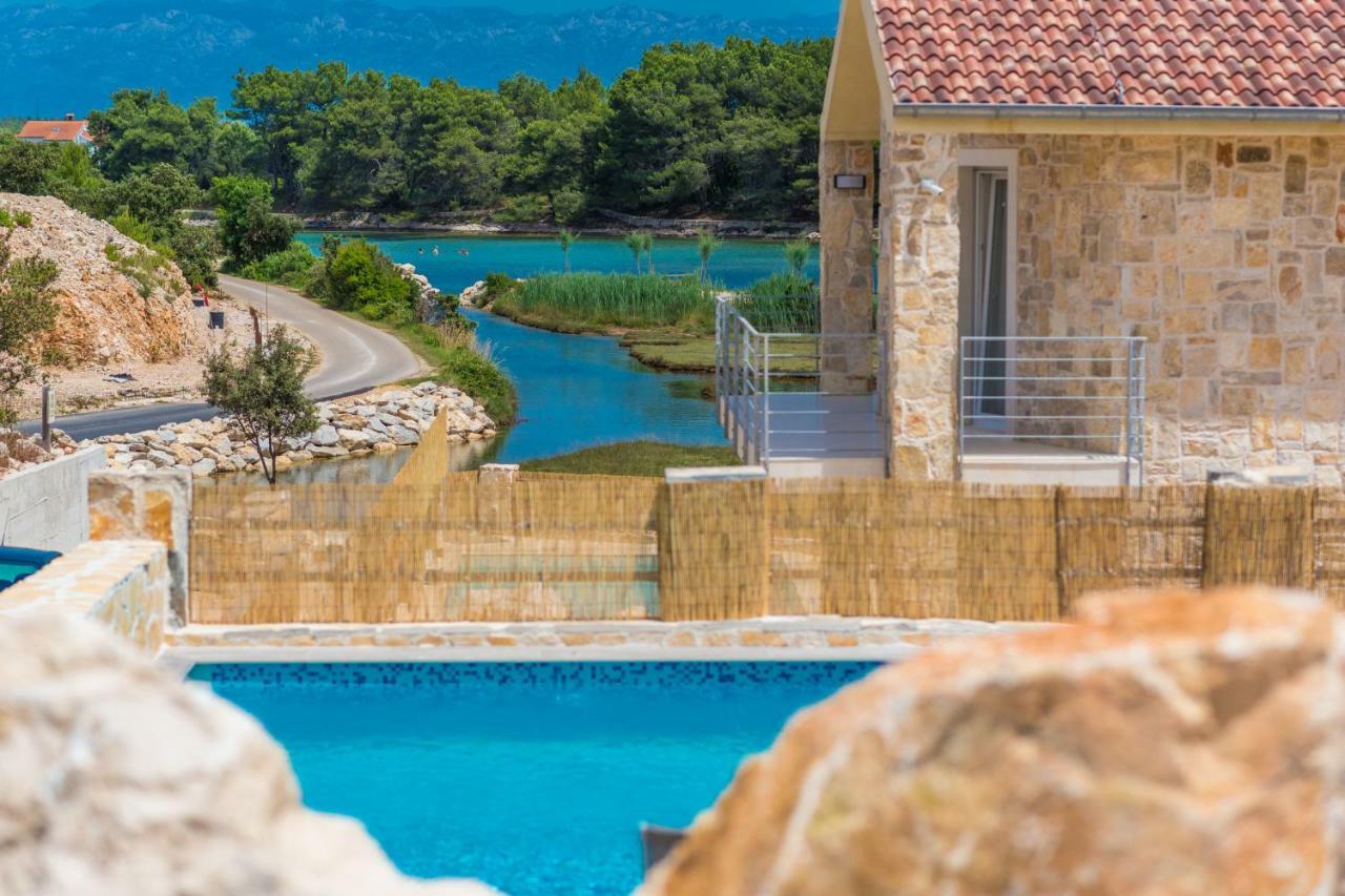 자톤 Fabulous House B With Outdoor Pool 아파트 외부 사진
