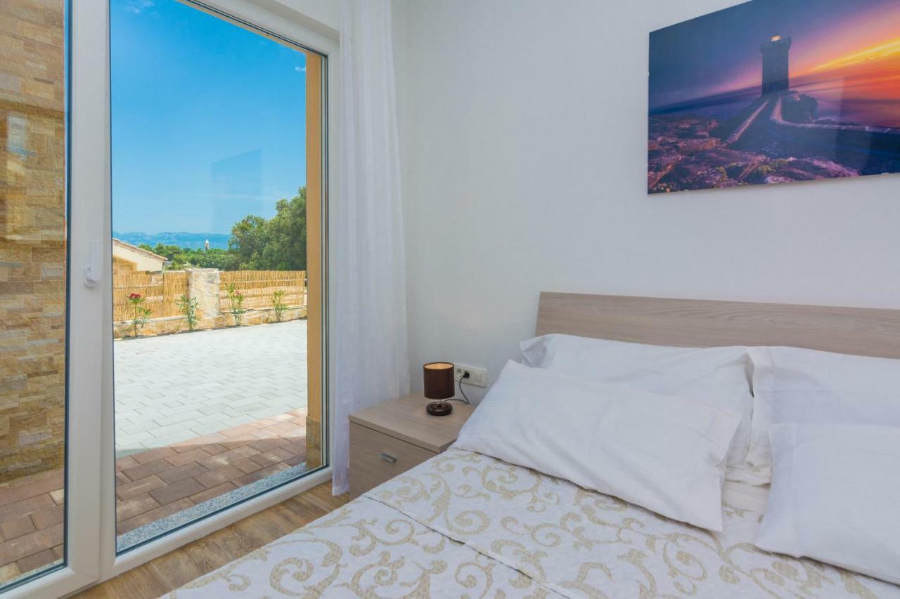 자톤 Fabulous House B With Outdoor Pool 아파트 외부 사진