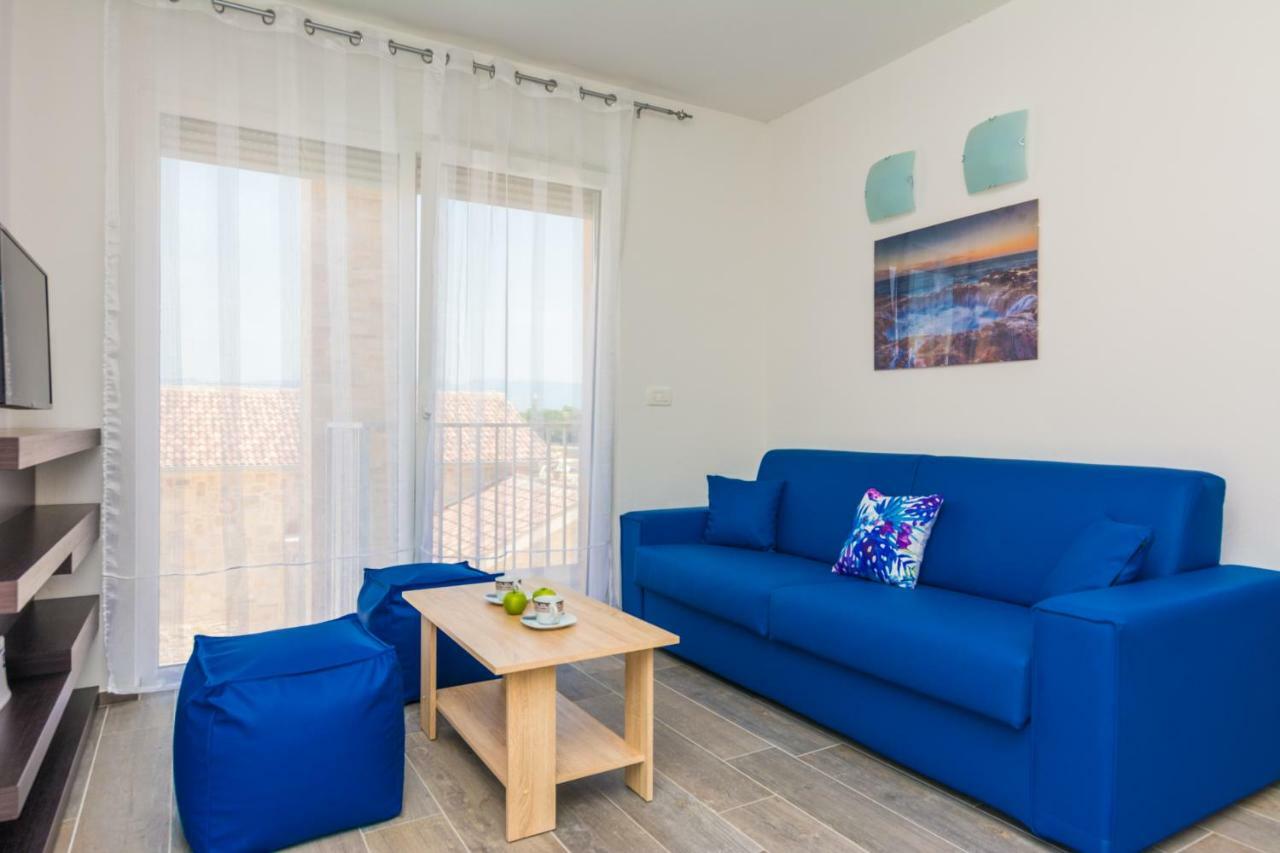 자톤 Fabulous House B With Outdoor Pool 아파트 외부 사진